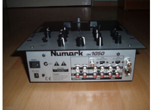 Numark DM 1050 (23510)