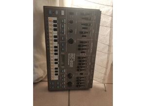 Roland MC-202 (75651)