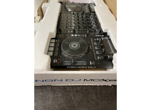 Denon DJ MCX8000 (9891)
