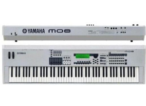 Yamaha MO8 (70940)