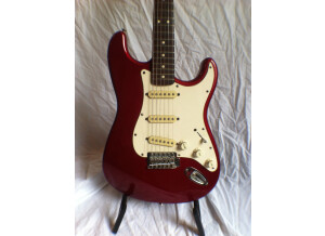 Fender Mexico Standard Strat Maple Chrm-Red