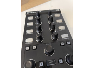 Native Instruments Traktor Kontrol X1 mk2 (6024)