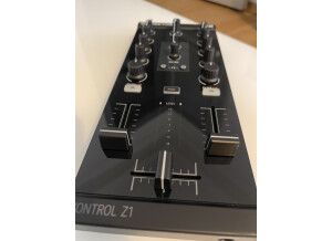 Native Instruments Traktor Kontrol Z1 (50260)
