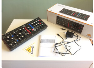 Behringer Model D (833)