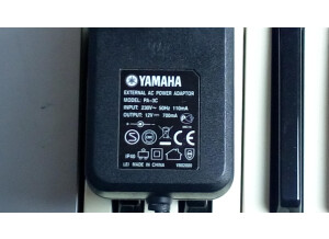 Yamaha PSR-E323