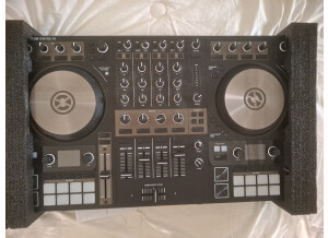 Native Instruments Traktor Kontrol S4 (95493)