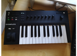 Native Instruments Komplete Kontrol A25 (58698)