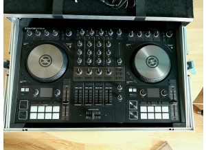 Native Instruments Traktor Kontrol S4 mk3 (65402)