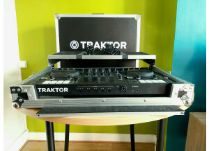 Native Instruments Traktor Kontrol S4 mk3 (95103)