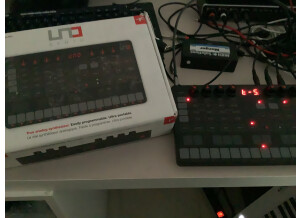 IK Multimedia UNO Synth (79015)