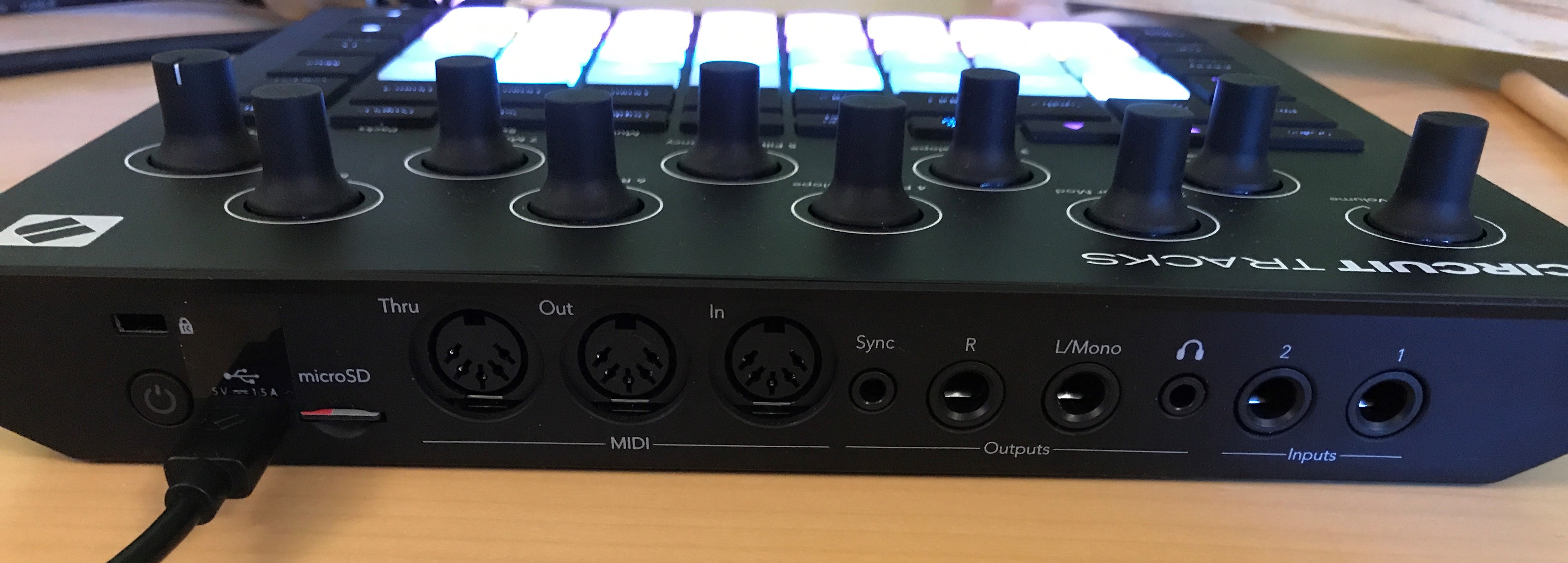 Novation Circuit Tracks : IMG_4124.JPG