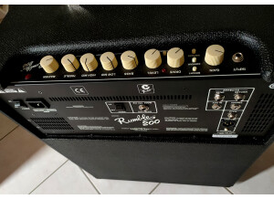 Fender Rumble 200 V3 (37649)
