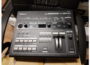 Roland V40-HD