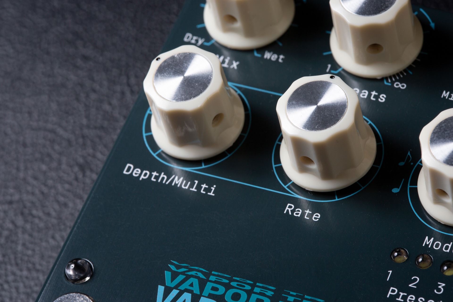 Vapor Trail Deluxecloseup