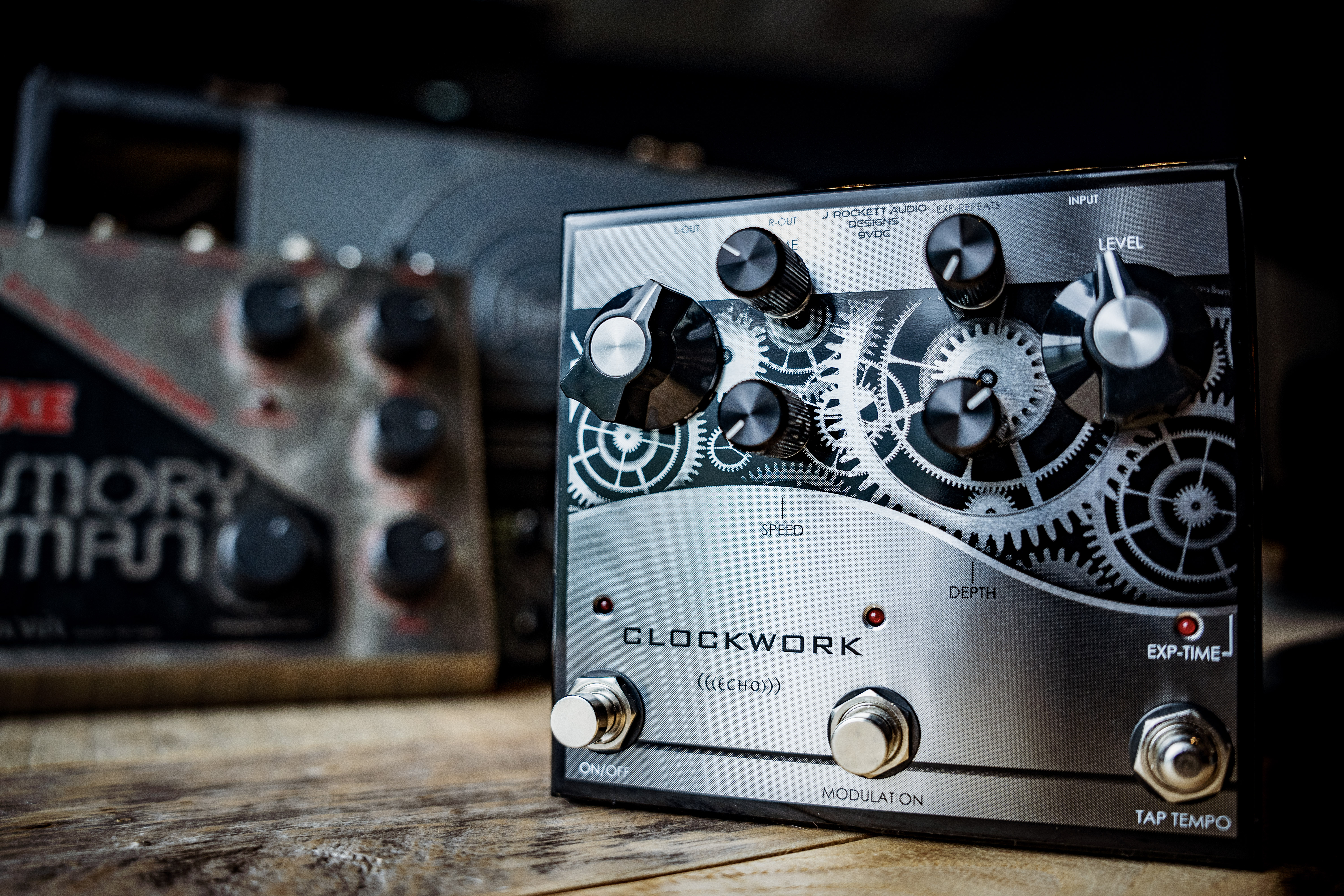 vignetteclockworkecho