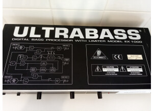 Behringer UltraBass EX1000