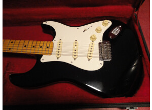 Fender Standard Series - Stratocaster Standard