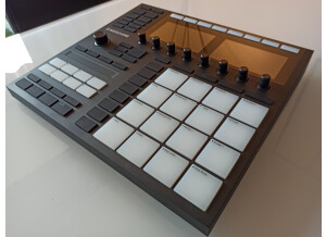 Native Instruments Maschine mk3 (76076)