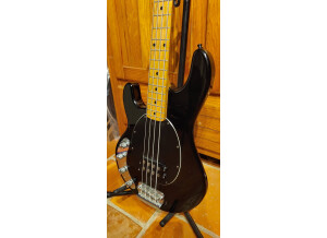 Music Man StingRay 4 LH (28083)