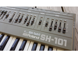 Roland SH-101 (34683)