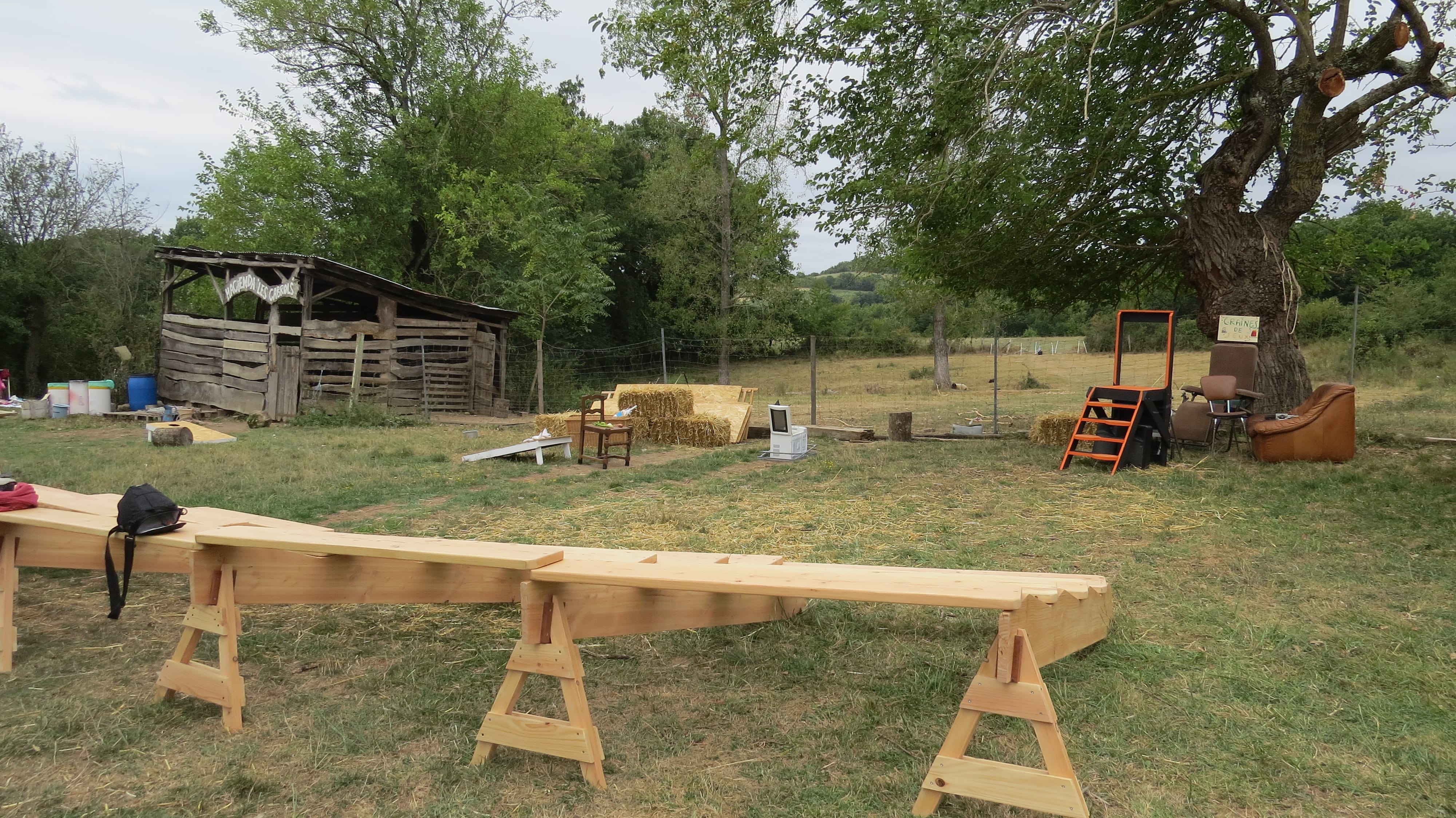 Gradin 4 rangs en bois type fourneau