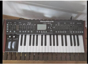 Behringer DeepMind 6 (48484)