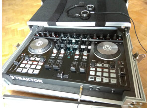 Native Instruments Traktor Kontrol S4 (99514)