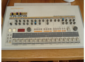 Roland TR-909 (3120)