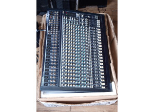 Behringer Eurodesk MX2442 (65076)
