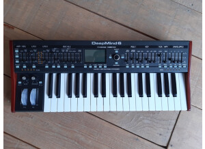Behringer DeepMind 6 (228)