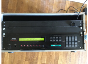 Yamaha TX802 (75376)