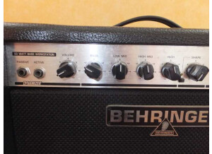 Behringer Ultrabass BX600