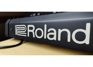 Roland SH-2 (8240)
