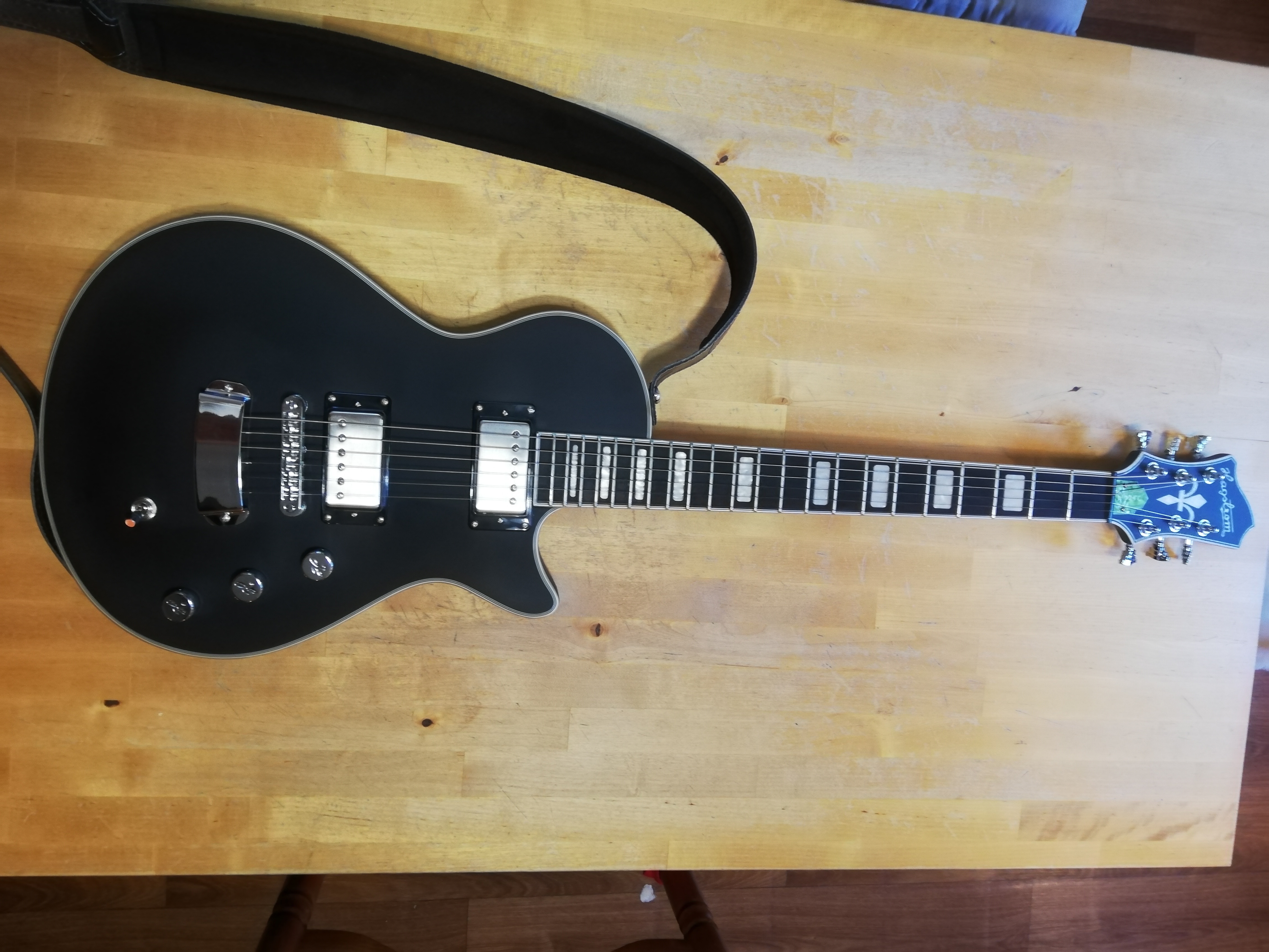 Hagstrom Ultra Max