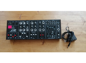 Behringer CAT Synthesizer (84120)