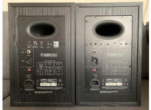 Mackie XR824 (97317)