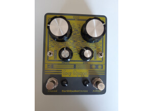 EarthQuaker Devices Gray Channel (83025)