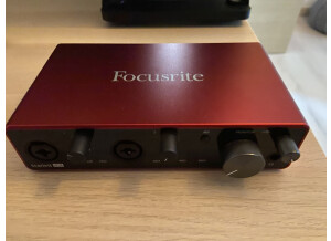 Focusrite Scarlett 4i4 G3 (31607)