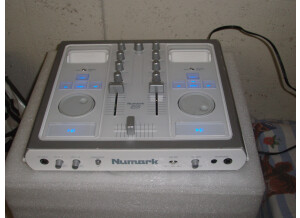 Numark iDJ Mixing Console for iPod (78334)