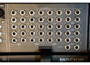 Mackie 8 Bus Series 24/8/2 (17332)