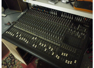 Mackie 8 Bus Series 24/8/2 (10617)