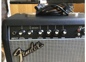 Fender FM 15G (35743)