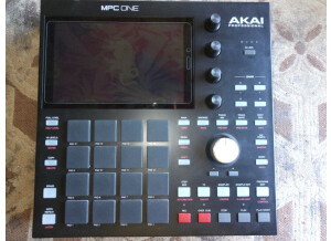 Akai Professional MPC Live (43264)