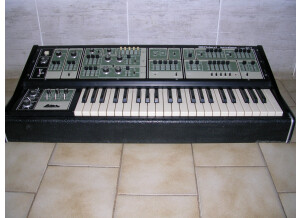 Roland SH-7 (11188)