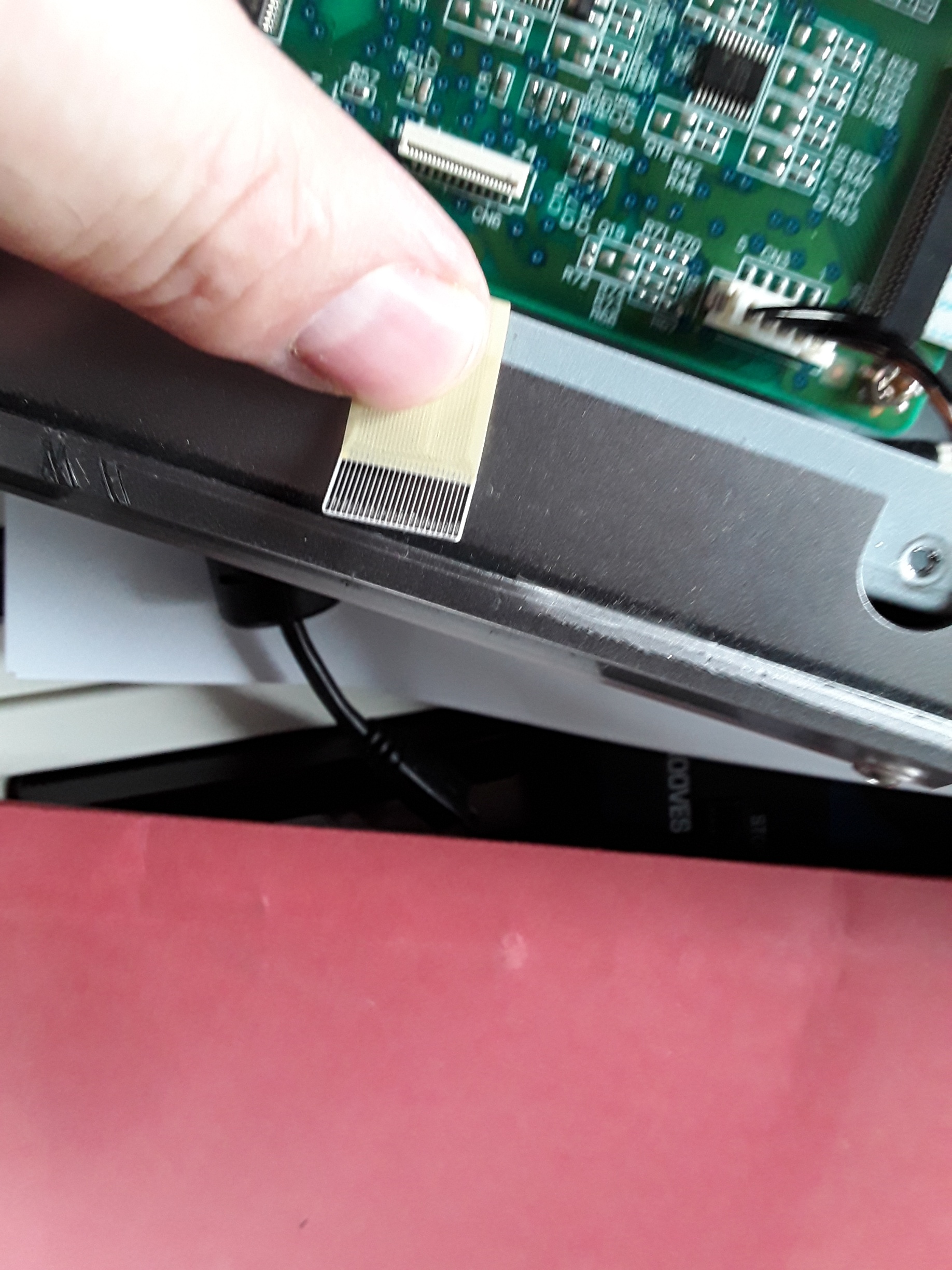 Roland Fantom XR : 4 nettoyer avec un coton tyge cette partie