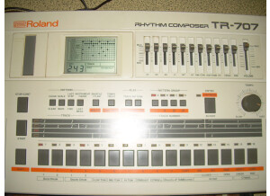 Roland TR-707 (59205)