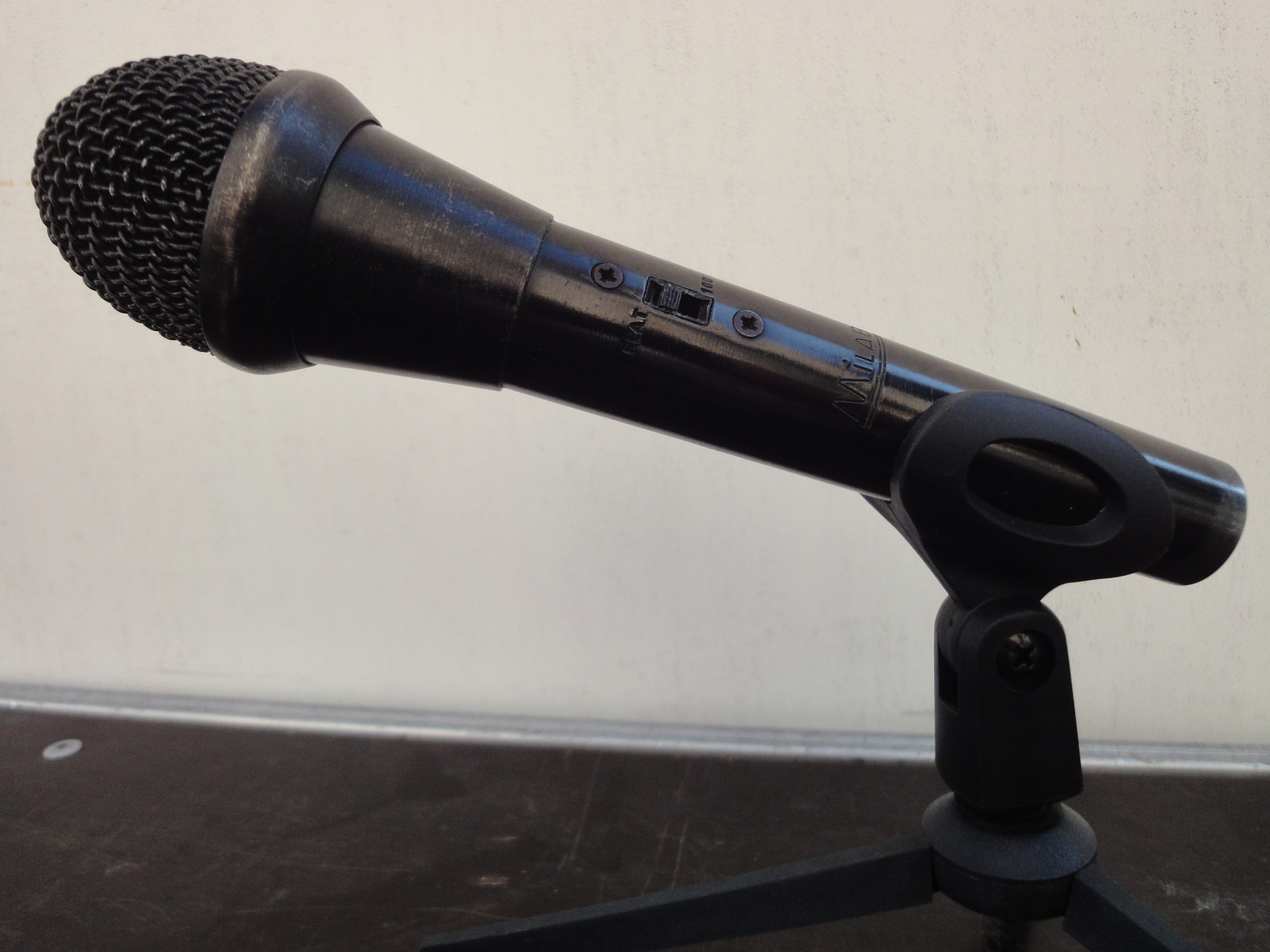 EXTRAORDINAIRE  MICROPHONES DE CHANT STATIQUE à CONDENSATEUR :  MILAB BM-75. Prix unitaire: