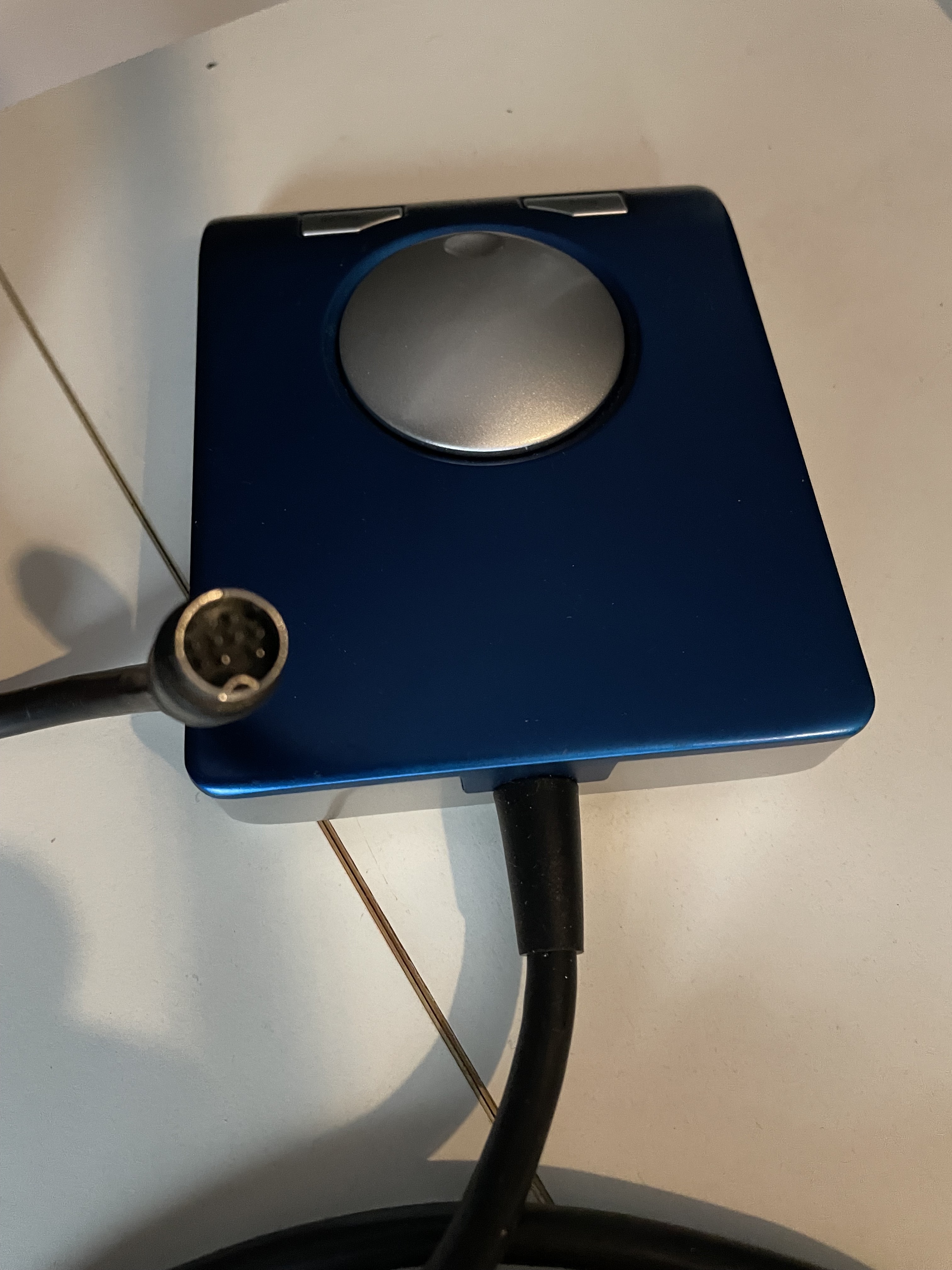 Vends Télécommande pour carte son RME neuve