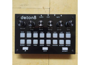 Twisted Electrons deton8