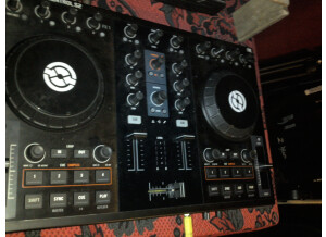 Native Instruments Traktor Kontrol S2 (66904)